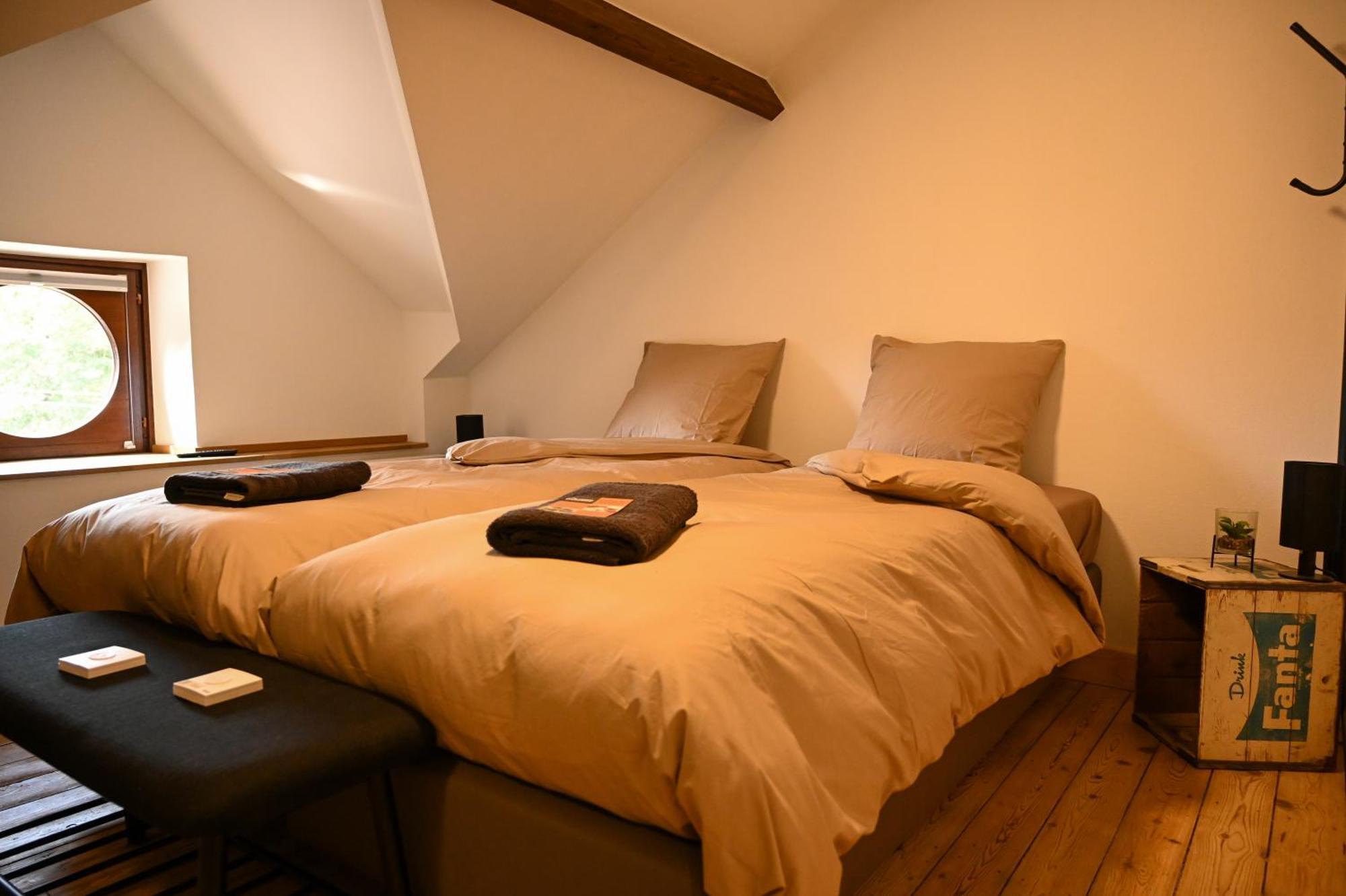 Open Source A L'Entree Du Circuit! Apartment Stavelot Phòng bức ảnh